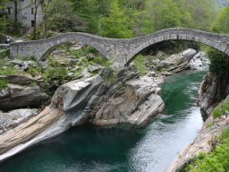 2004-lago0764